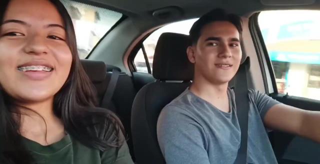 Моя латиноамериканская девушка с большой грудью возбуждается по дороге домой и начинает страстный секс сразу по прибытии