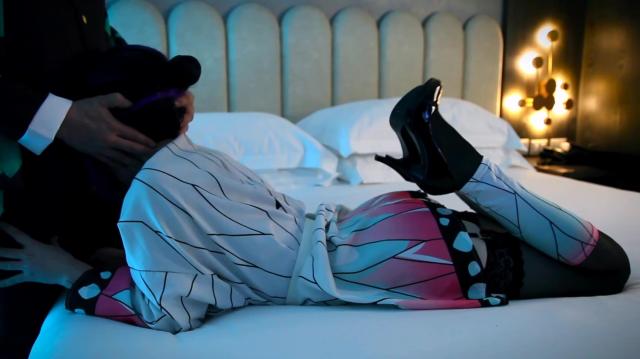 Убийца демонов Танджиро трахает большую задницу Шинобу до оргазма